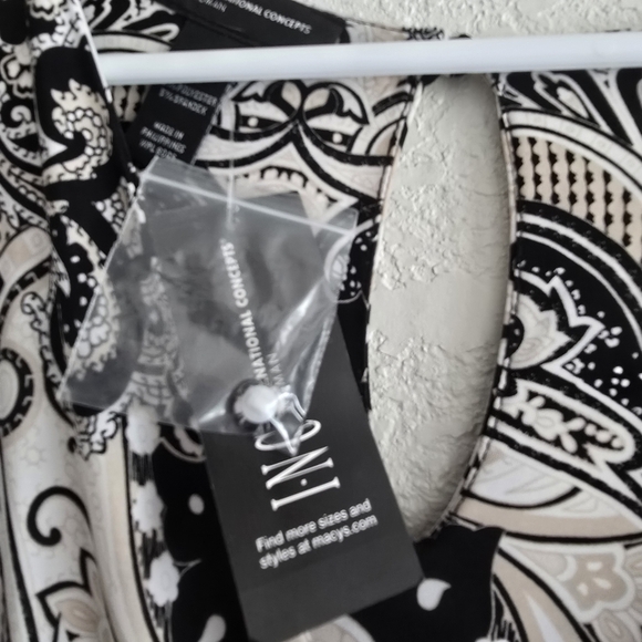 NWT INC 1X acemetrical hem long keyhole back boho dress - Picture 10 of 12